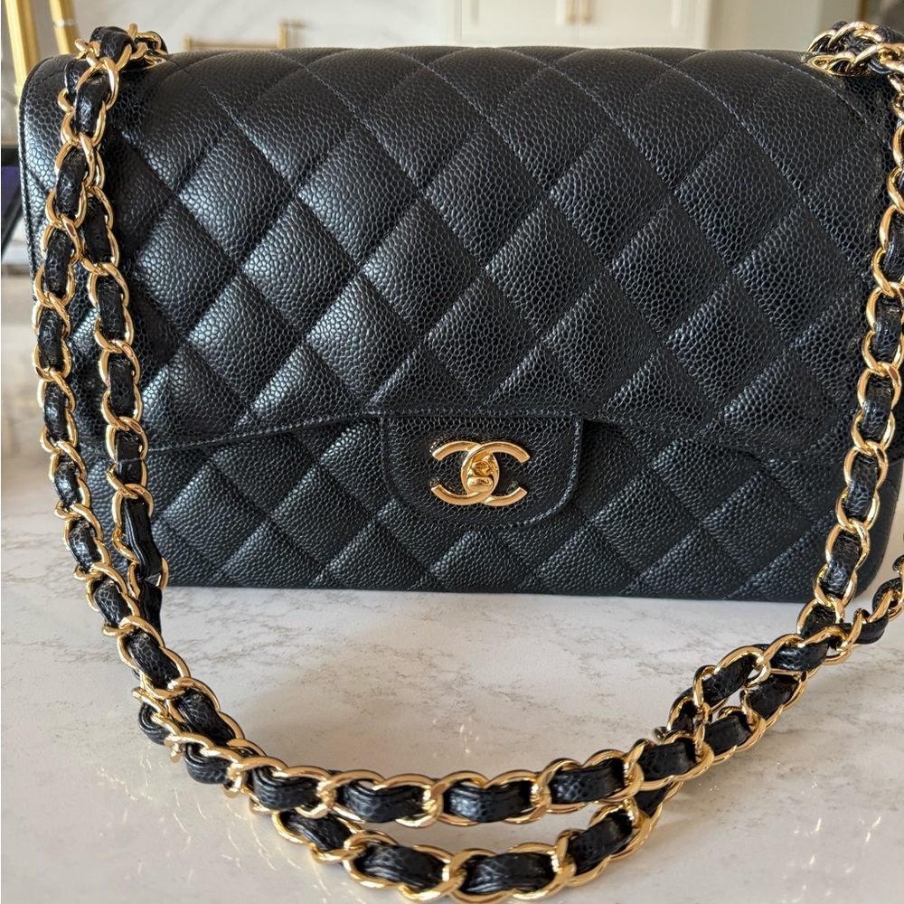Chanel Black and Gold Quilted Shoulder Bag - Picture 6 of 13